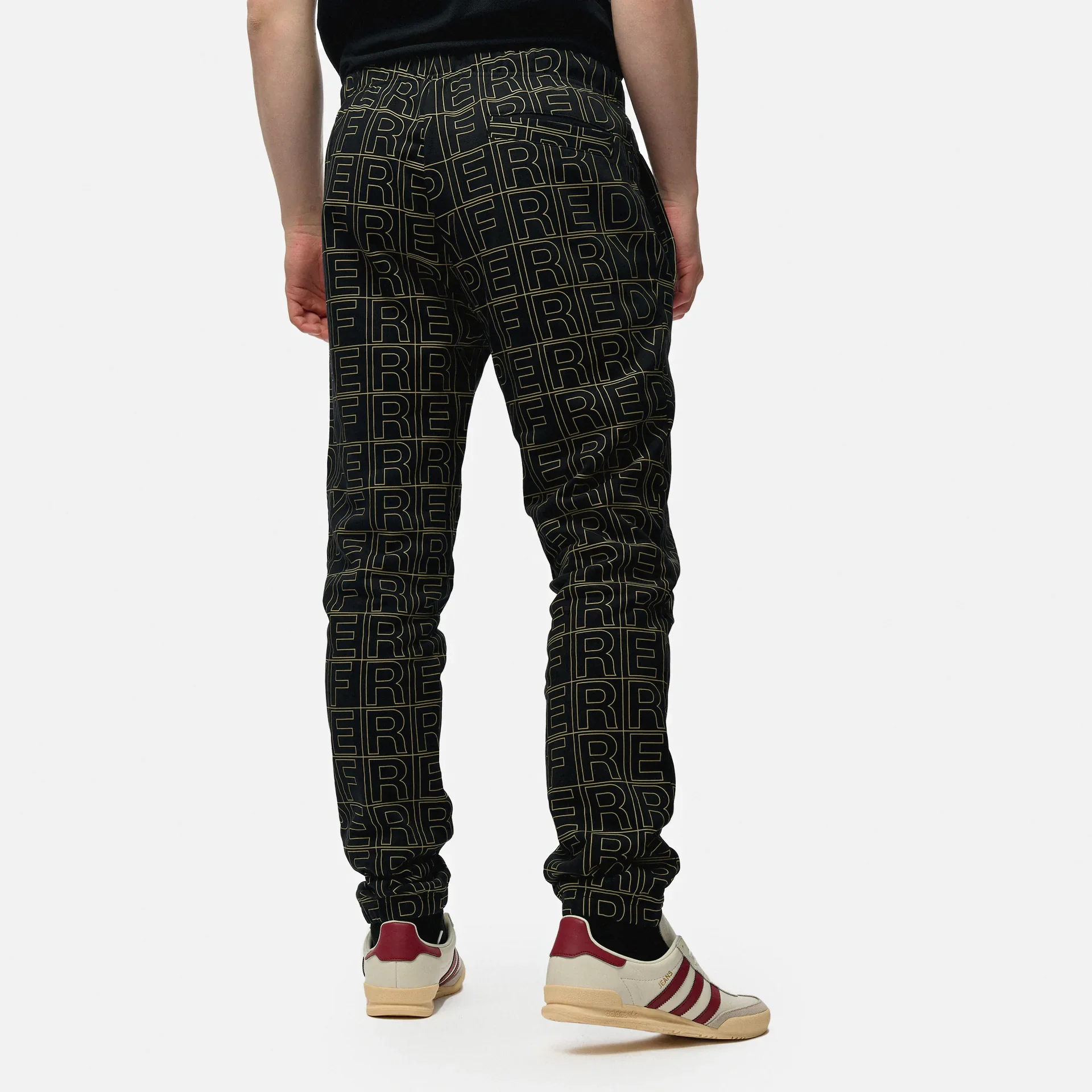 Fred Perry Spellout Graphic Sweatpant Black