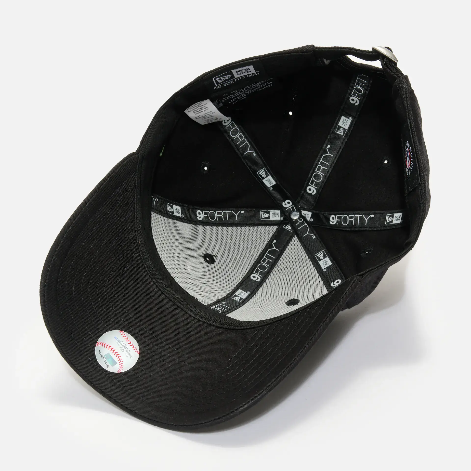 New Era MLB NY Yankees League Essential 9Forty Strapback Cap Black  