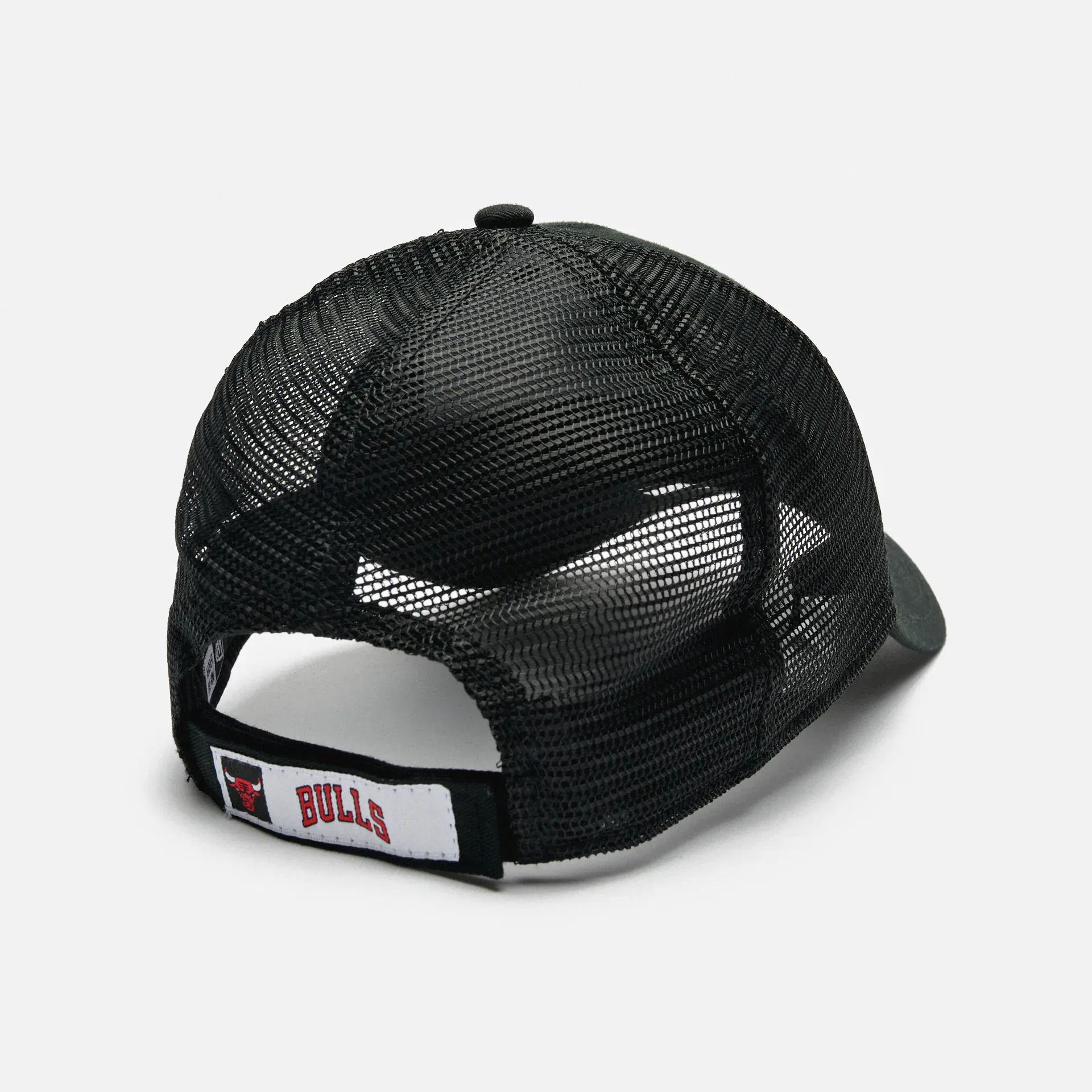 New Era Chicago Bulls 9Forty Trucker Cap Black