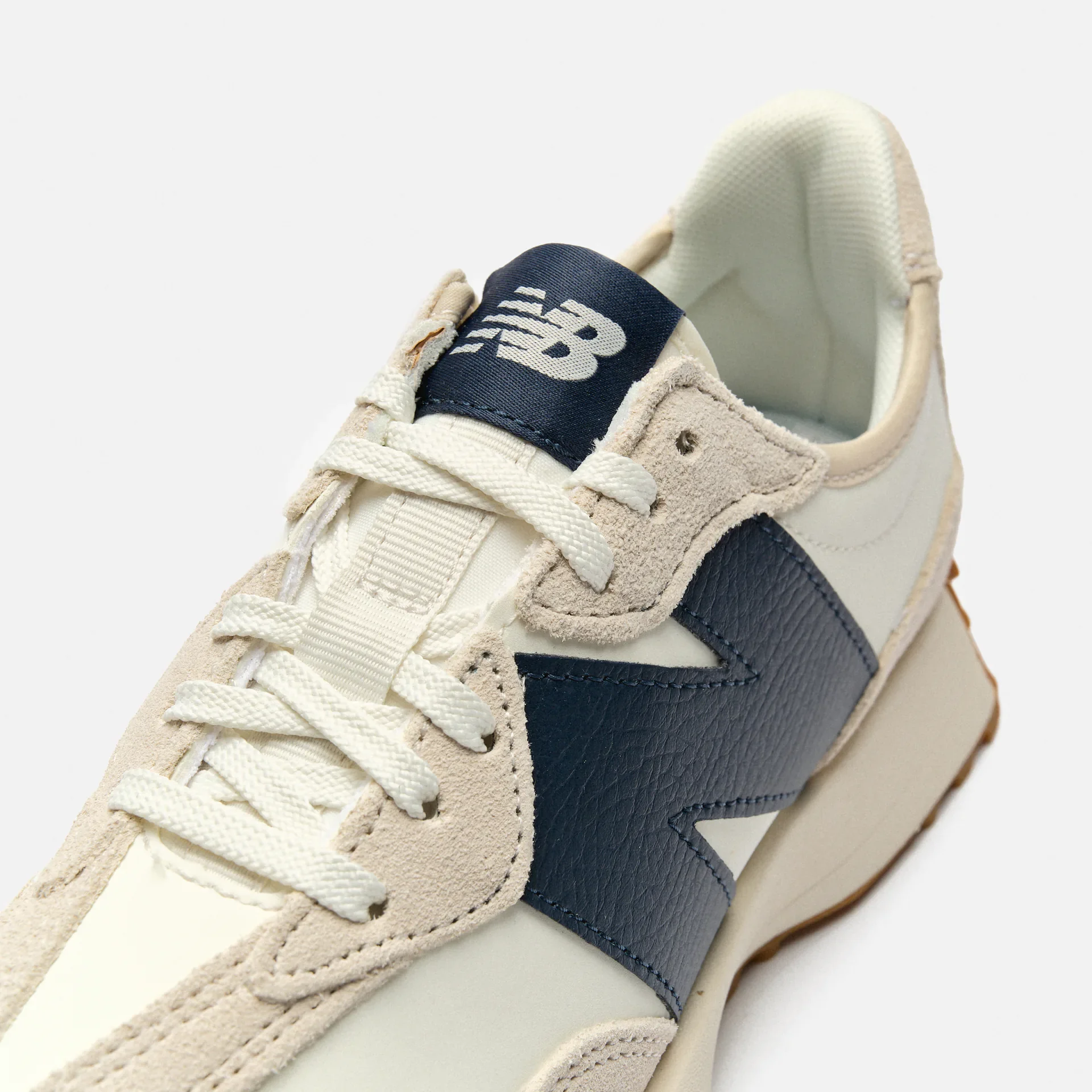 New Balance WS327 Lifestyle Sneaker Moonbeam/Outerspace