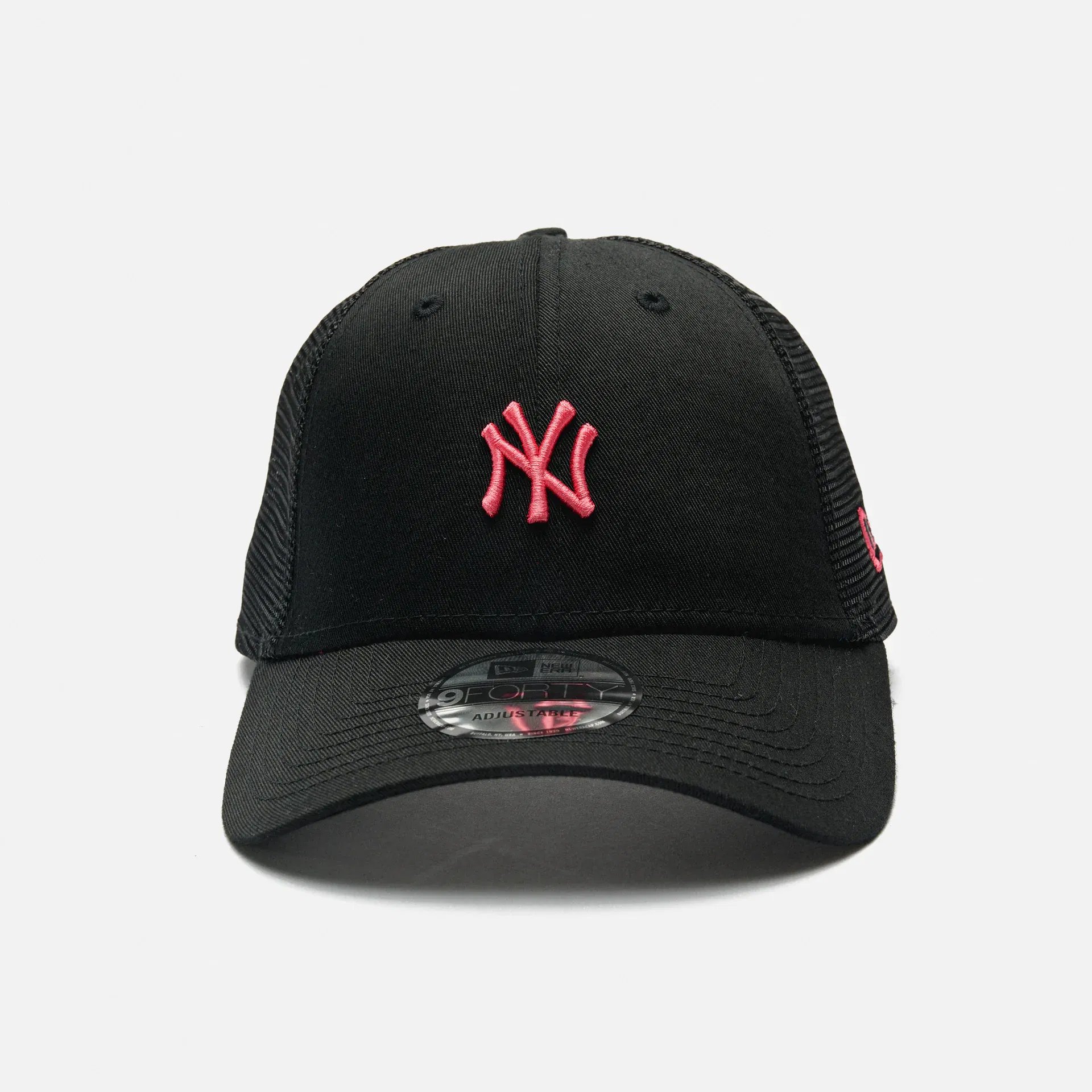 New Era MLB NY Yankees 9Forty Trucker Strapback Cap Black/Red