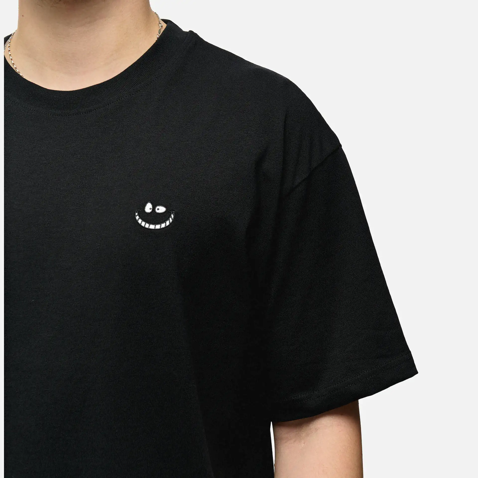 Iriedaily Grin Cat Embroidered T-Shirt Black