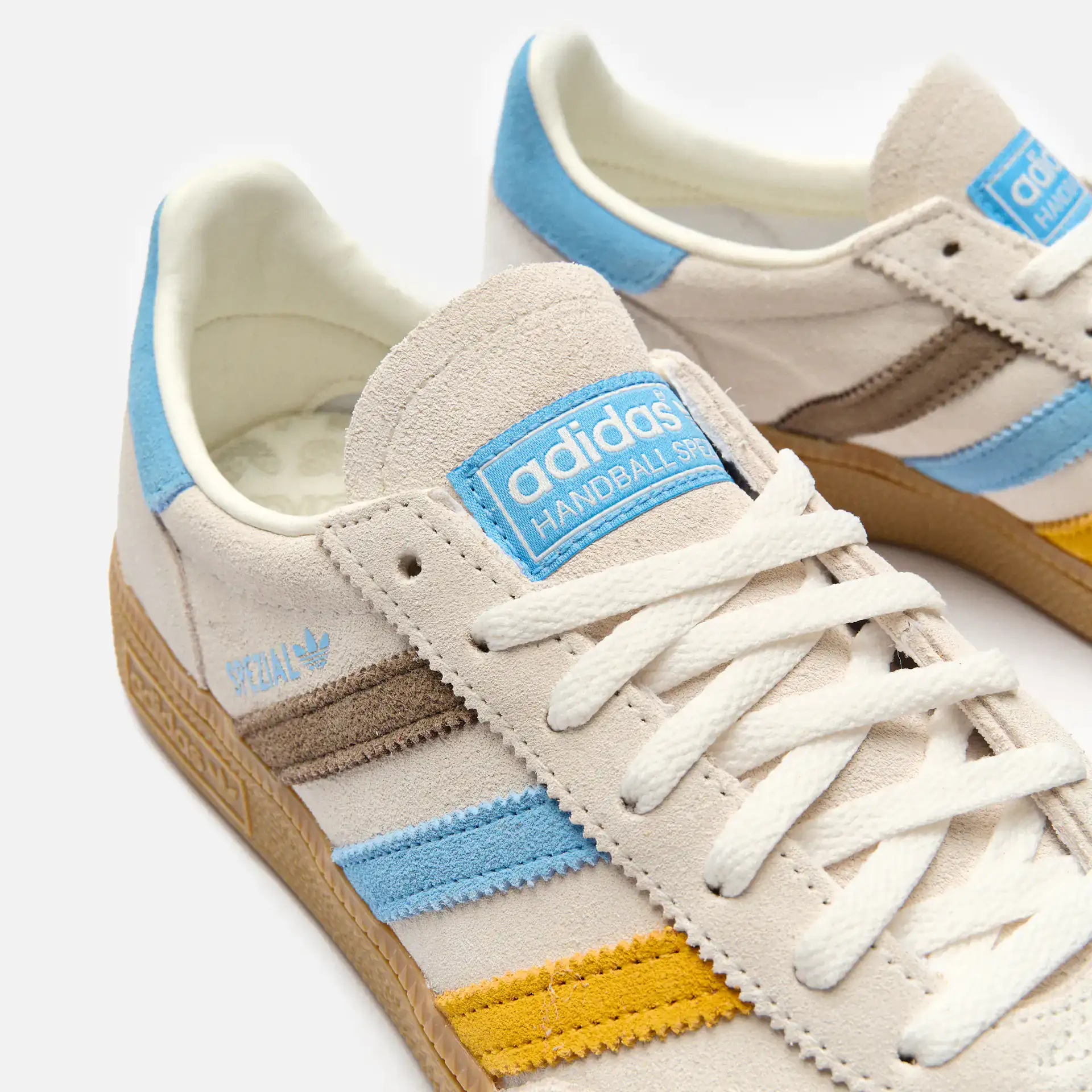 adidas Originals Handball Spezial Sneaker Cloud White/Light Blue/Earth Strata