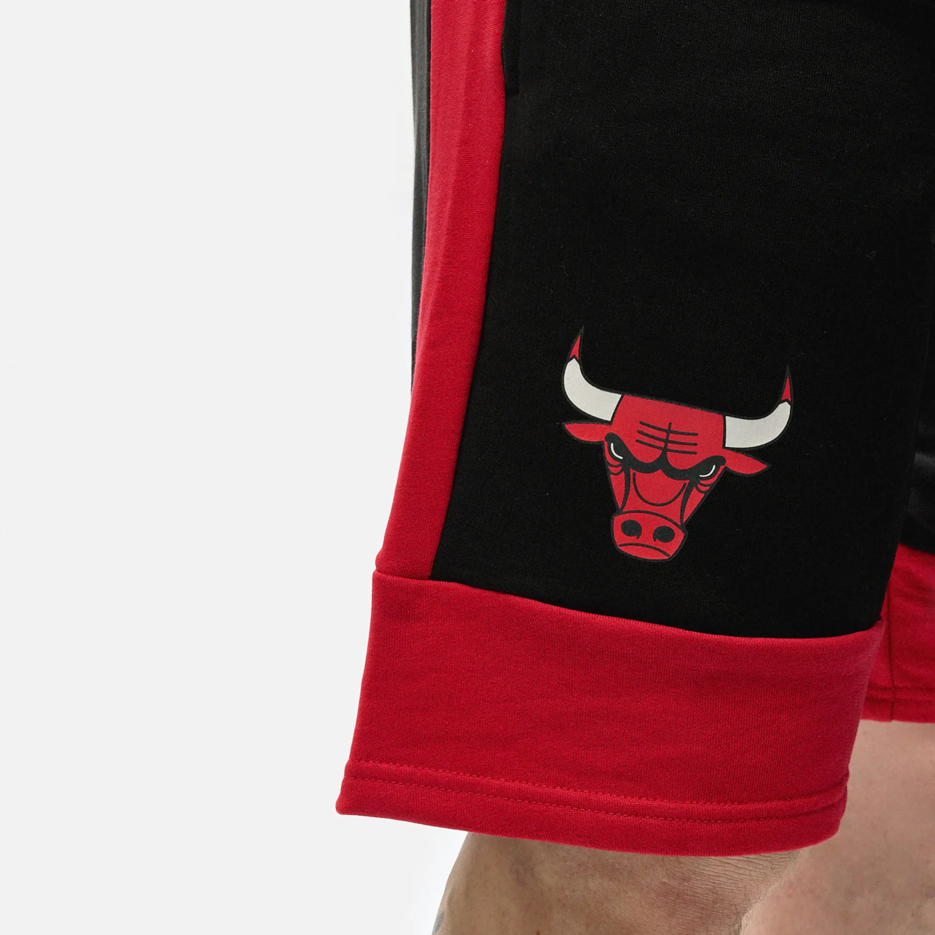 New Era NBA Colour Block Shorts Chicago Bulls Black Red
