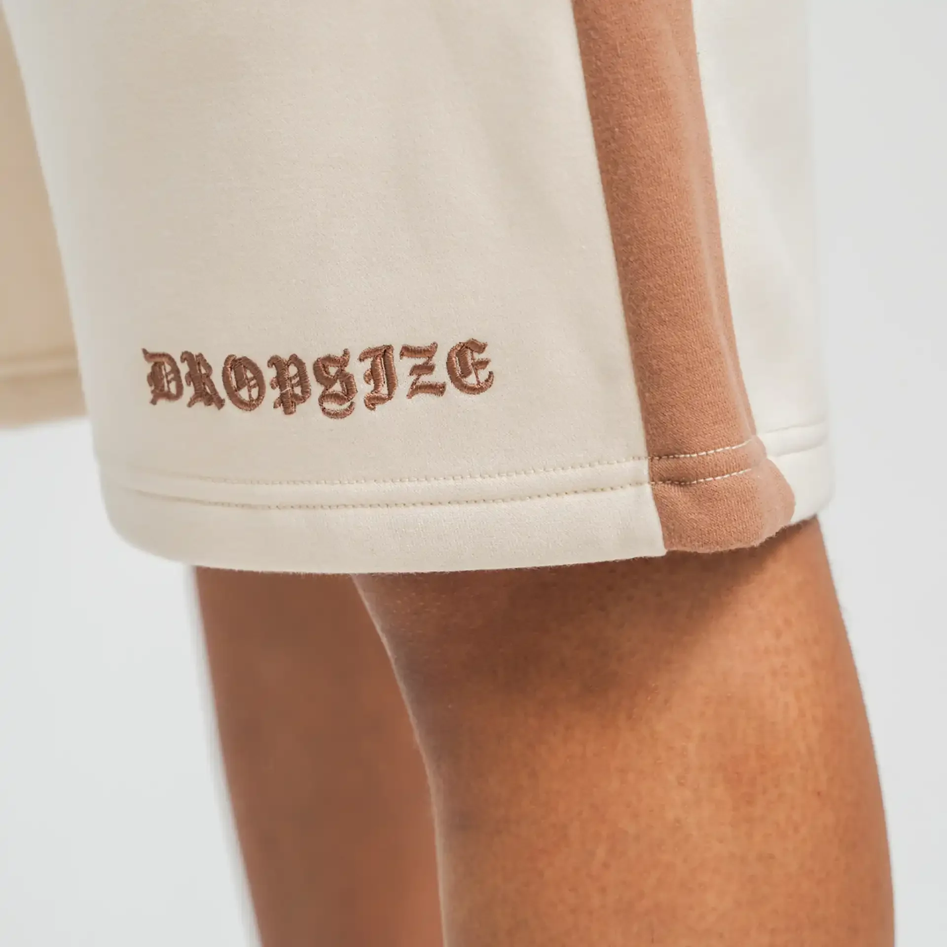 Dropsize Side Stripe Shorts Coconut/Brown