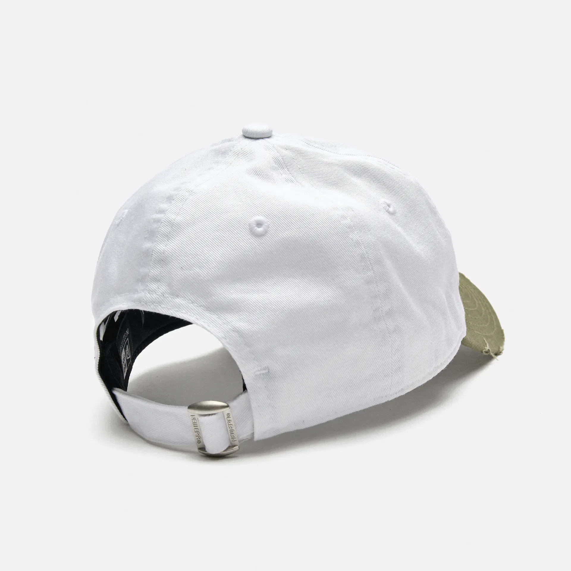 New Era WB Washed Taz 9Twenty White Khaki